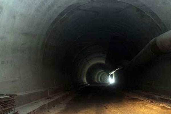 Bölge illerini Ankara&#039;ya bağlayacak tünelde ışık göründü