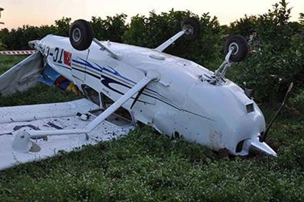 Ankara&#039;da eğitim uçağı düştü, pilot hayatını kaybetti