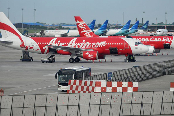 Filipinler&#039;de AirAsia Zest uçağı pistten çıktı