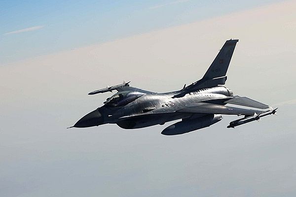 Türk F-16&#039;sına Suriye&#039;den füze tacizi