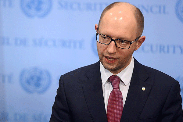 Yatsenyuk, &#039;Rusya&#039;yı askeri kışlaya çekmeye çağırıyorum&#039;