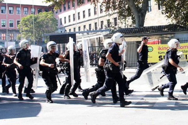 İstanbul Üniversitesi&#039;nde gerginlik