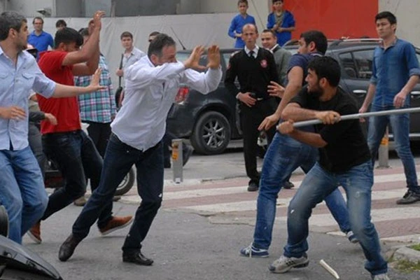Öğrenci grupları arasında tehlikeli gerginlik