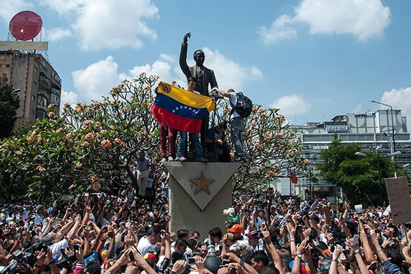 Venezuela'daki şiddet olayları endişe veriyor