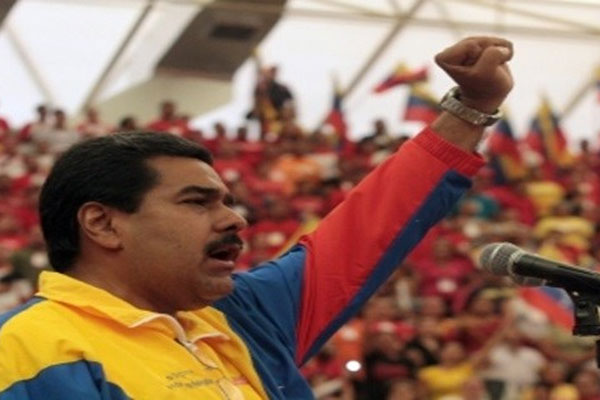 Venezuela&#039;da hükümet topluca istifa ettti