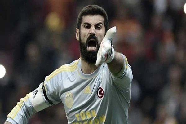 Volkan Demirel'den şaşırtan hareket