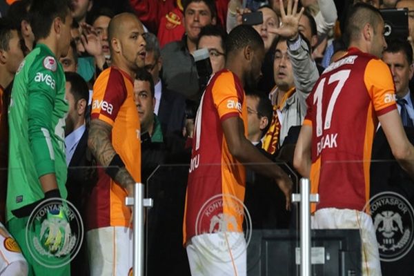 Felipe Melo, Yıldırım Demirören&#039;in elini sıkmadı