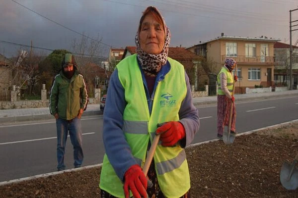 75 yaşındaki kadın yaptığı iş ile görenleri şaşırtıyor