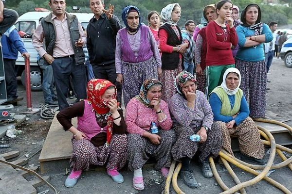 Başbakanlık, Soma için 3 gün milli yas ilan etti