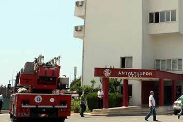 Antalyaspor&#039;un tesislerinde yangın!