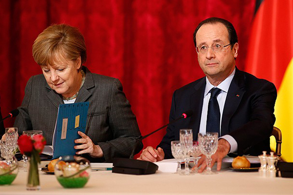Hollande ve Merkel&#039;den Ukrayna’ya yaptırım talebi