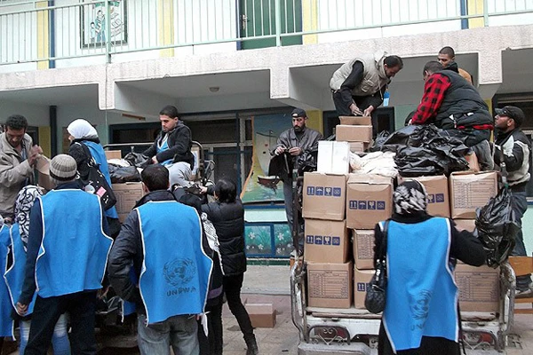 Yermuk'ta 500 koli yardım dağıtıldı