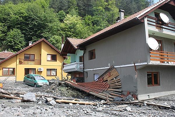 Başbakanlık&#039;tan Balkanlar için yardım kampanyası