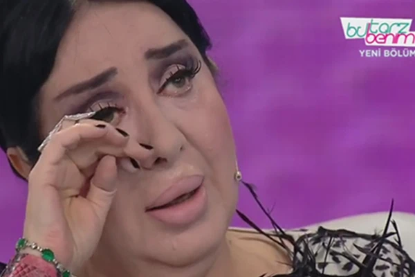 Nur Yerlitaş programı ağlayarak açtı