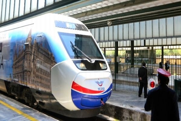 Yüksek Hızlı Tren seferleri başladı