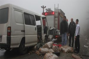 Zonguldak&#039;da yoğun sis kazaya neden oldu