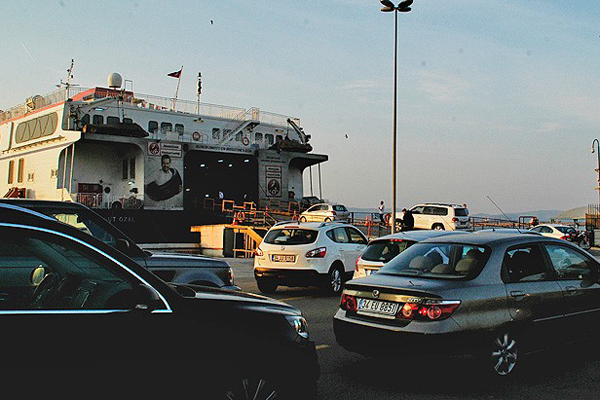 İstanbul&#039;a dönüş yolunda yoğunluk