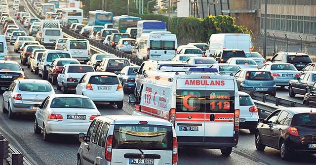 Ambulansa yol vermeyen 80 lirayı hazırlasın