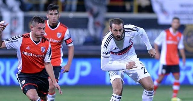 Beşiktaş'ta Cenk Tosun depremi