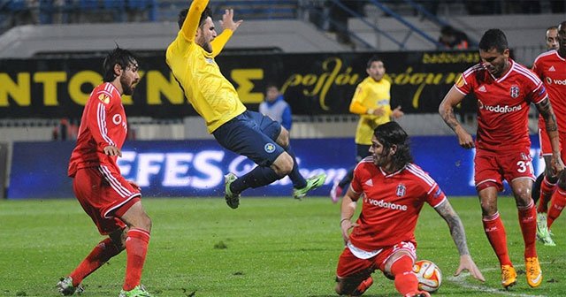 Ersan ve Veli Beşiktaş&#039;ta kaldı