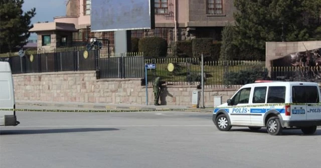Genelkurmay Başkanlığı kavşağında şüpheli paket alarmı