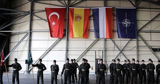 İspanyol patriot birliği görevi Hollanda&#039;dan devraldı