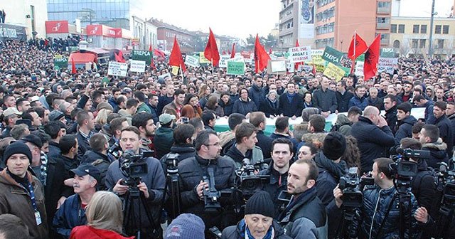 Kosova&#039;da olaylı protesto