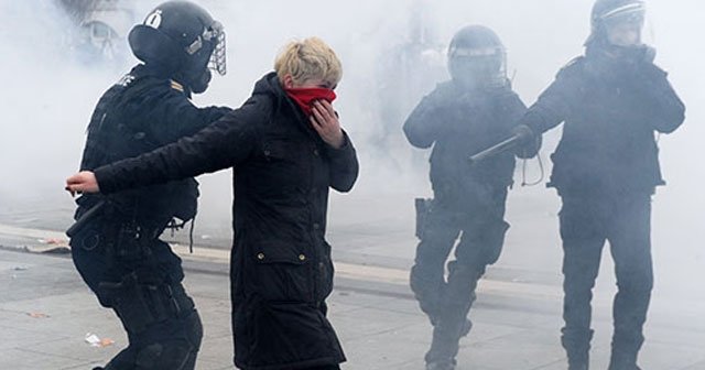 Kosova&#039;da polis çatışmaları durduramıyor