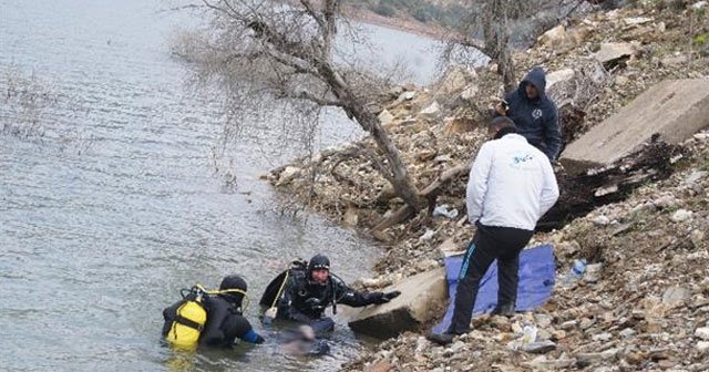 &#039;Azrail yan koltukta&#039; yazdı, ölü bulundu