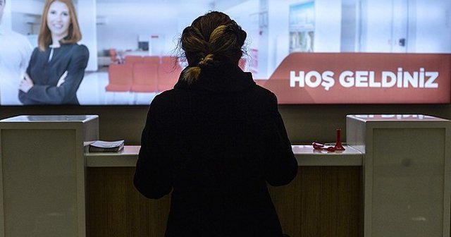 'Bankalar çark etti, tüketiciyle alay ediliyor'