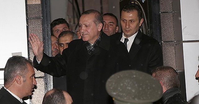 &#039;Cumhurbaşkanımız gelmiş Ahmet&#039;i evinde ziyaret ediyor&#039;