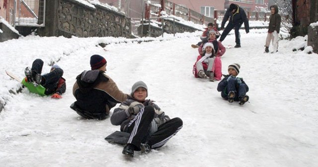 11 Şubat&#039;ta okullar tatil edildi mi, İstanbul&#039;da yarın da okullar tatil mi