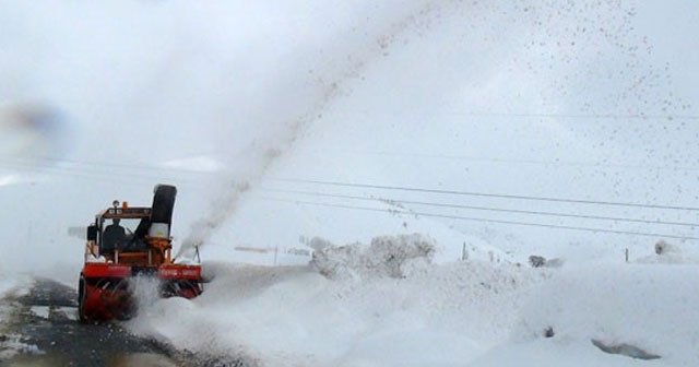 138 köy yolu ulaşıma kapandı