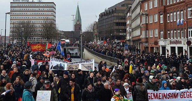 Almanya&#039;da PEGIDA karşıtı gösteri