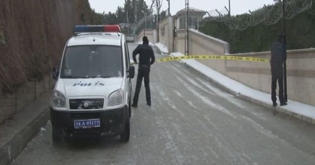 Aziz Yıldırım&#039;ın sokağında bomba paniği