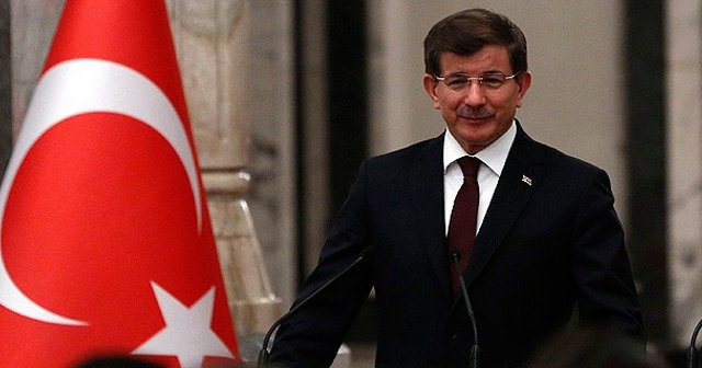 Başbakan Davutoğlu&#039;ndan çiftçiye 2 milyar lira destek müjdesi