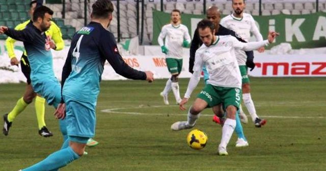 Bursaspor 1 puanı zor kurtardı