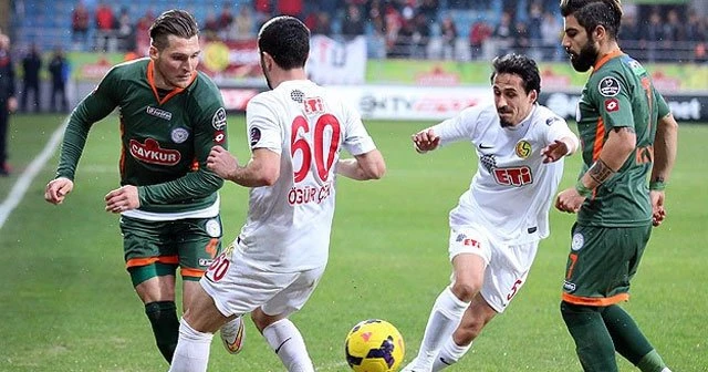 Çaykur Rizespor sahasında ilk galibiyetini aldı