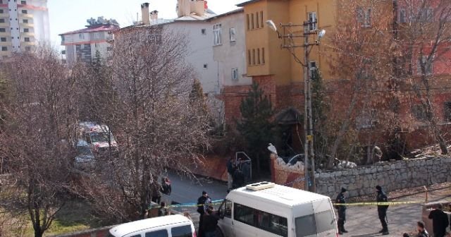 Cinnet getiren baba dehşet saçtı