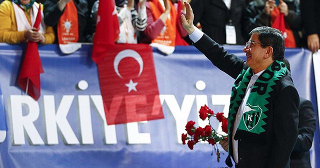 Davutoğlu, 'Hiçbir tehdit karşısında baş eğmeyeceğiz'