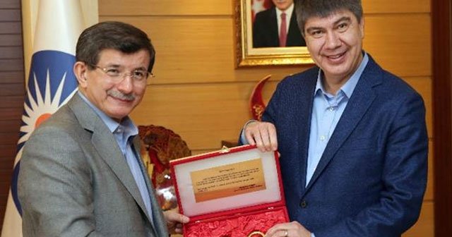 Davutoğlu’na şehrin anahtarı verildi