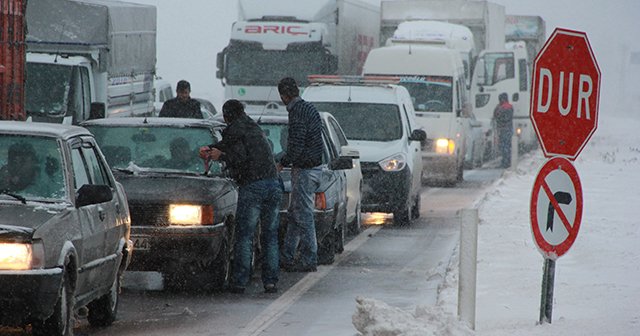 Dikkat! Karayolu ulaşıma kapandı