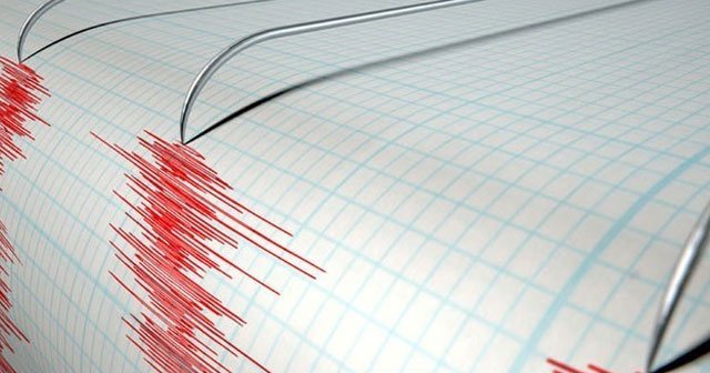 Endonezya&#039;da 7 büyüklüğünde deprem!