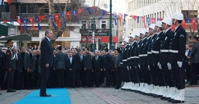 Erdoğan 'Diriliş'le karşılandı, genç kızın yazdığı şiiri dinledi