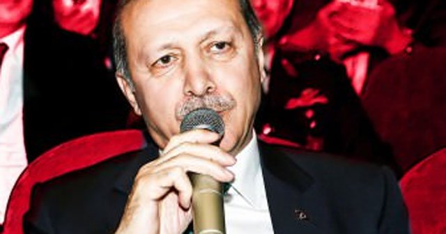 Erdoğan şarkıya eşlik etti