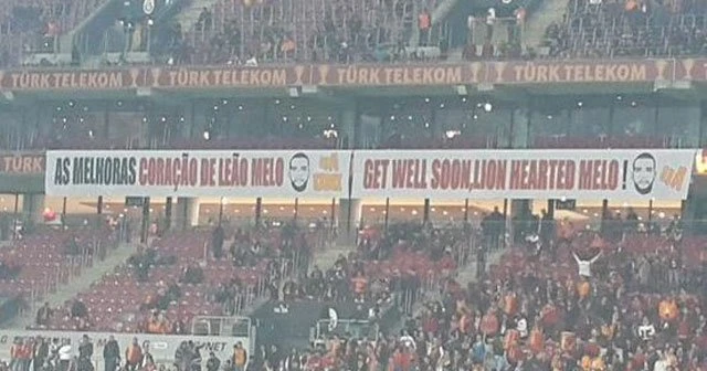 Felipe Melo için pankart