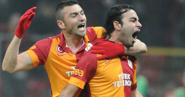 Galatasaray Burak ve Selçuk&#039;u mumla arıyor