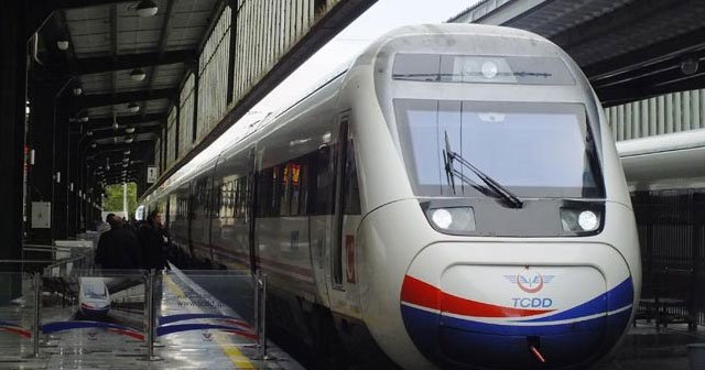 Hızlı tren yaşı çift için geri döndü