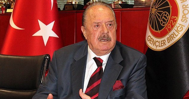 İlhan Cavcav&#039;dan &#039;gazozuna kupa&#039; eleştirisi