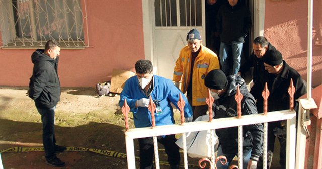 Isparta&#039;da vahşi cinayet! Kocasının boğazını kesti